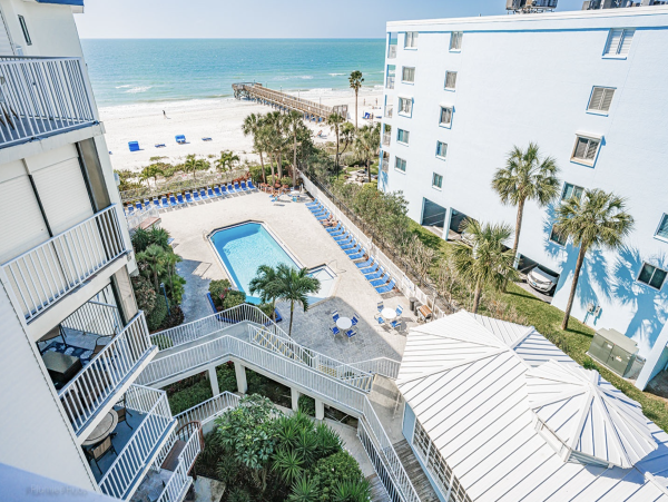 Gulf View Vacation Rentals Indian Shores 3-Bedroom Penthouse with Pool